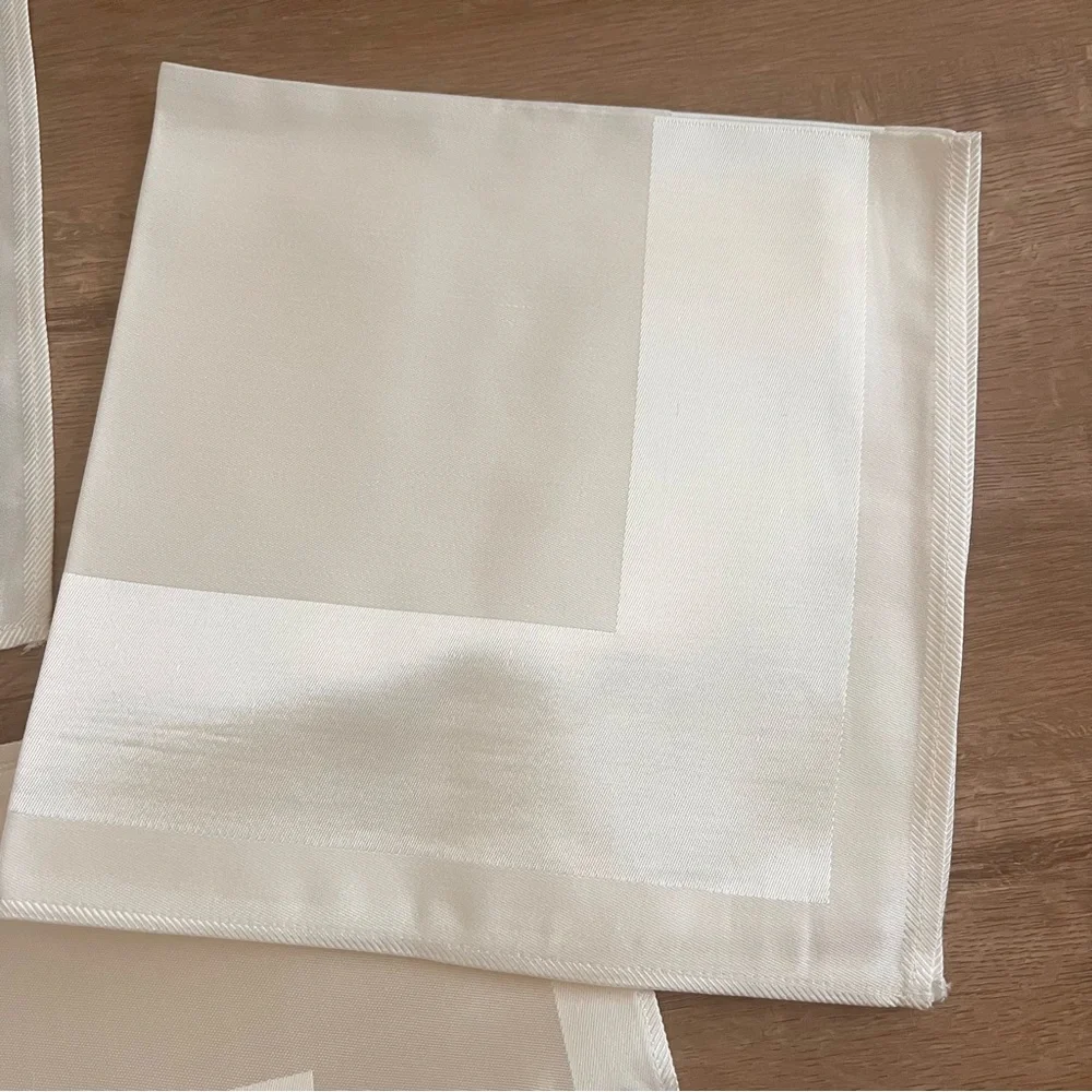 12 PCs Japan Luxury Elegant Fine Satin‎ Dining Napkins, Ivory / Silver NWT 18.5”